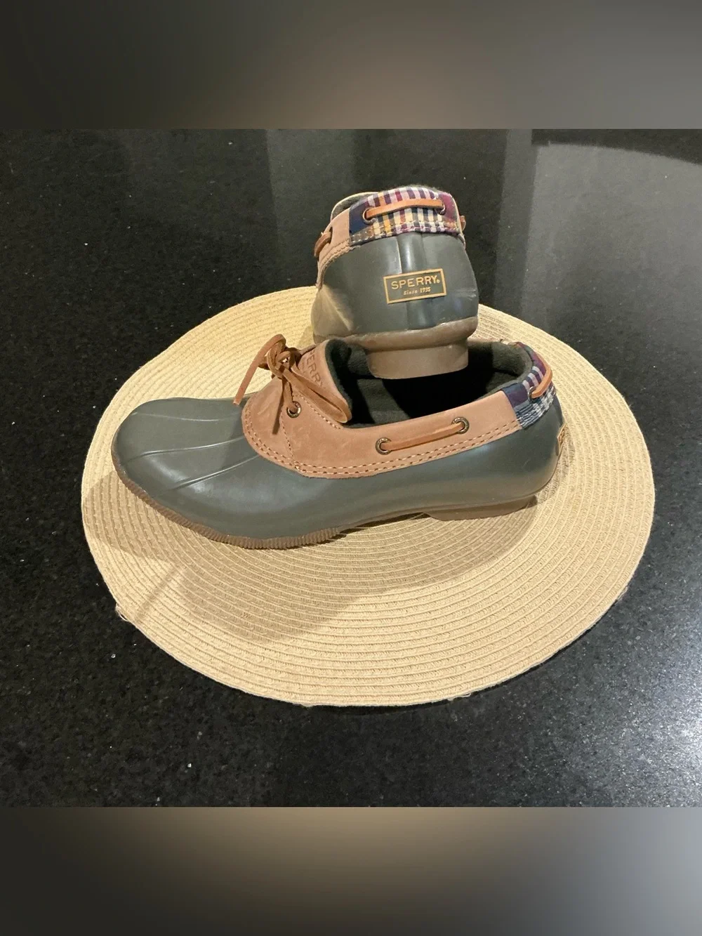 Sperry Olive Green & Tan Duck Boat Shoe with Plaid Heel Women’s Size 9.5